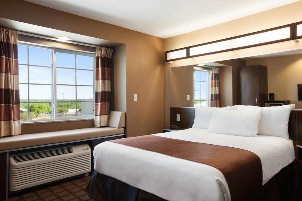 Quality Inn & Suites Kenedy - Karnes City Kültér fotó