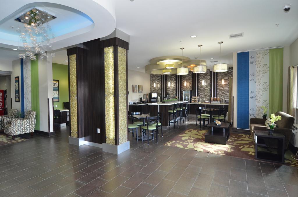 Quality Inn & Suites Kenedy - Karnes City Kültér fotó