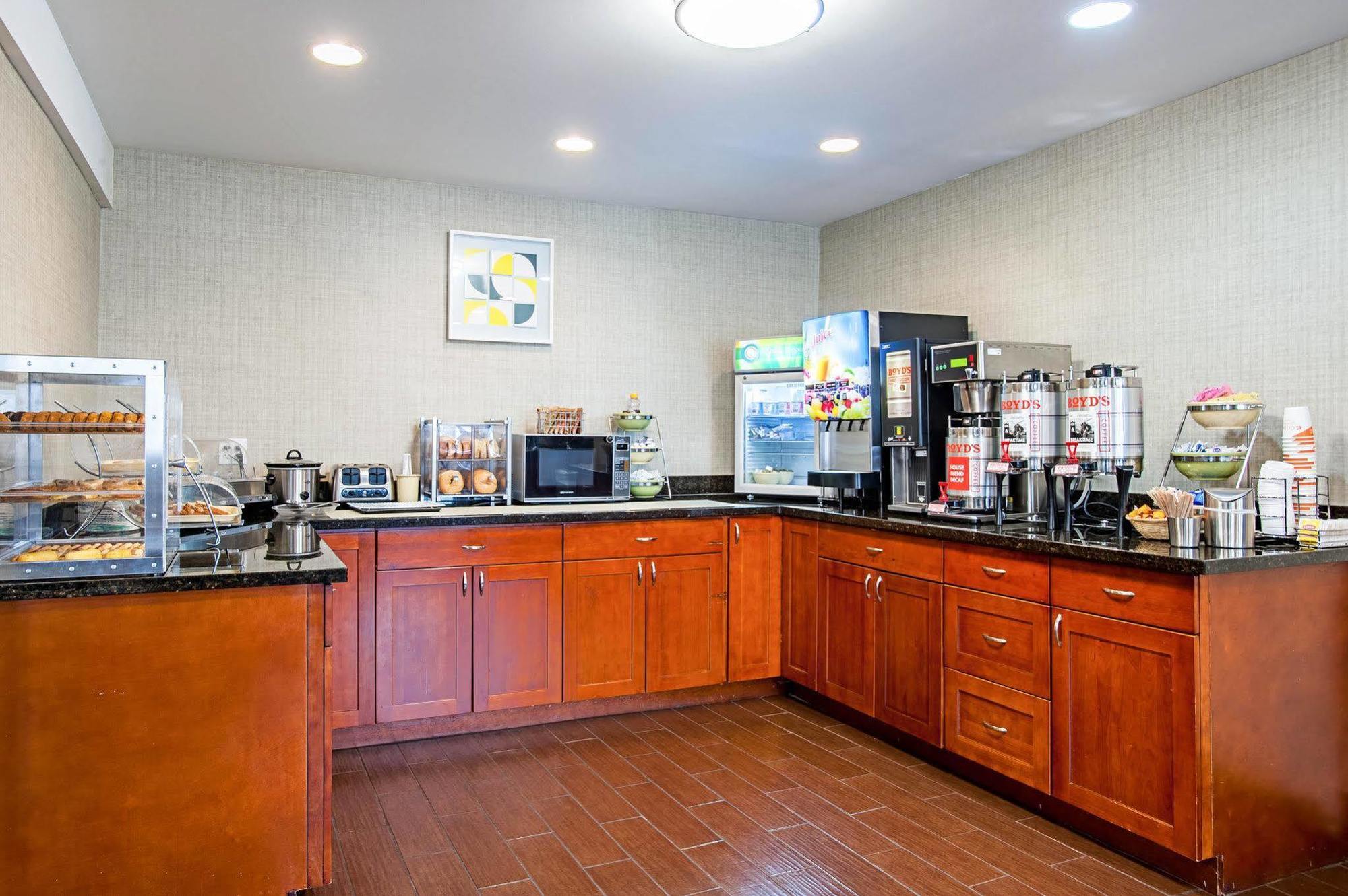 Quality Inn & Suites Kenedy - Karnes City Kültér fotó