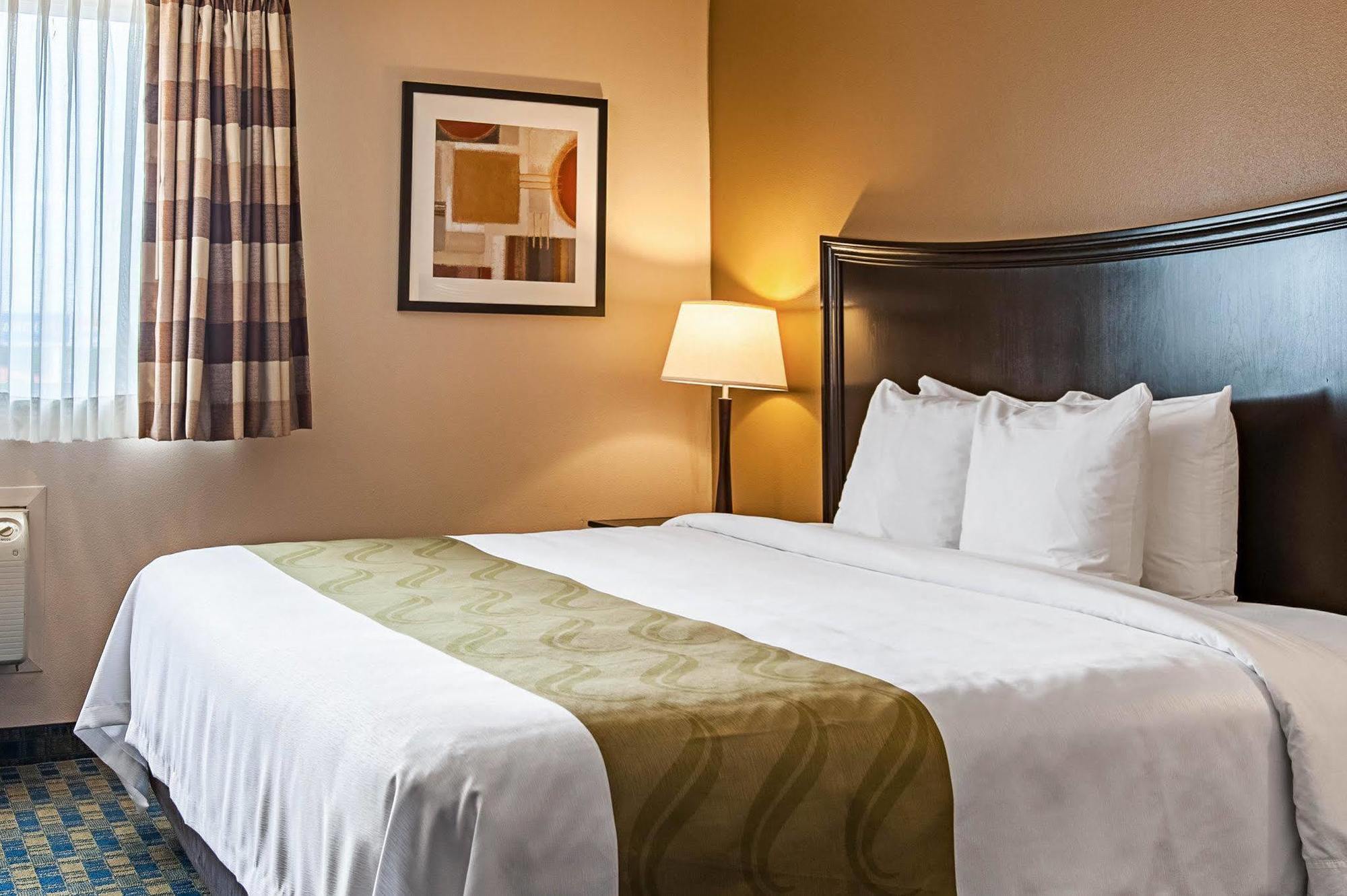 Quality Inn & Suites Kenedy - Karnes City Kültér fotó