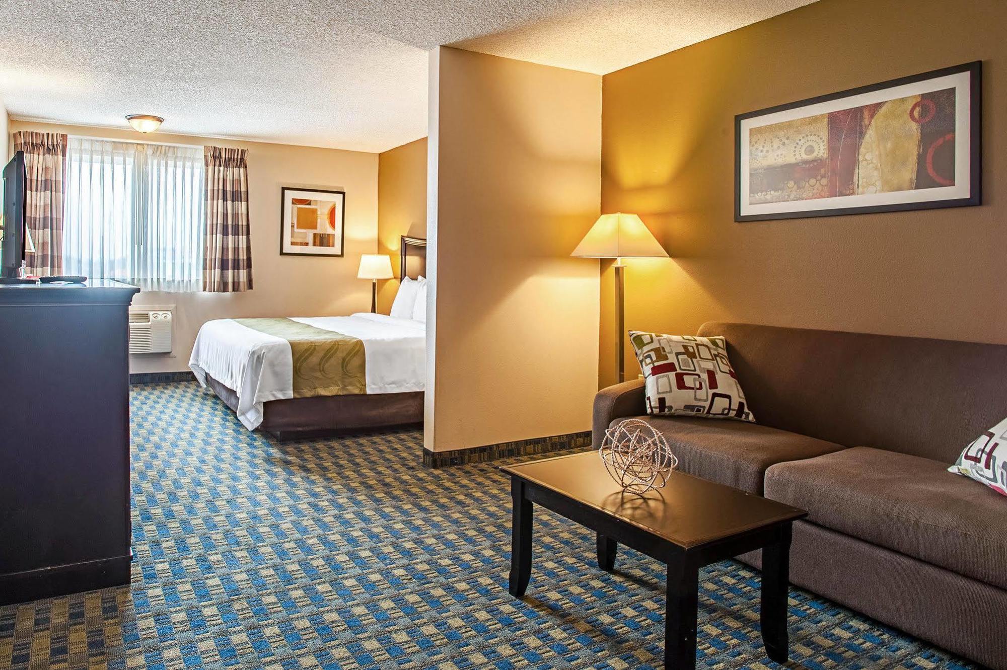 Quality Inn & Suites Kenedy - Karnes City Kültér fotó