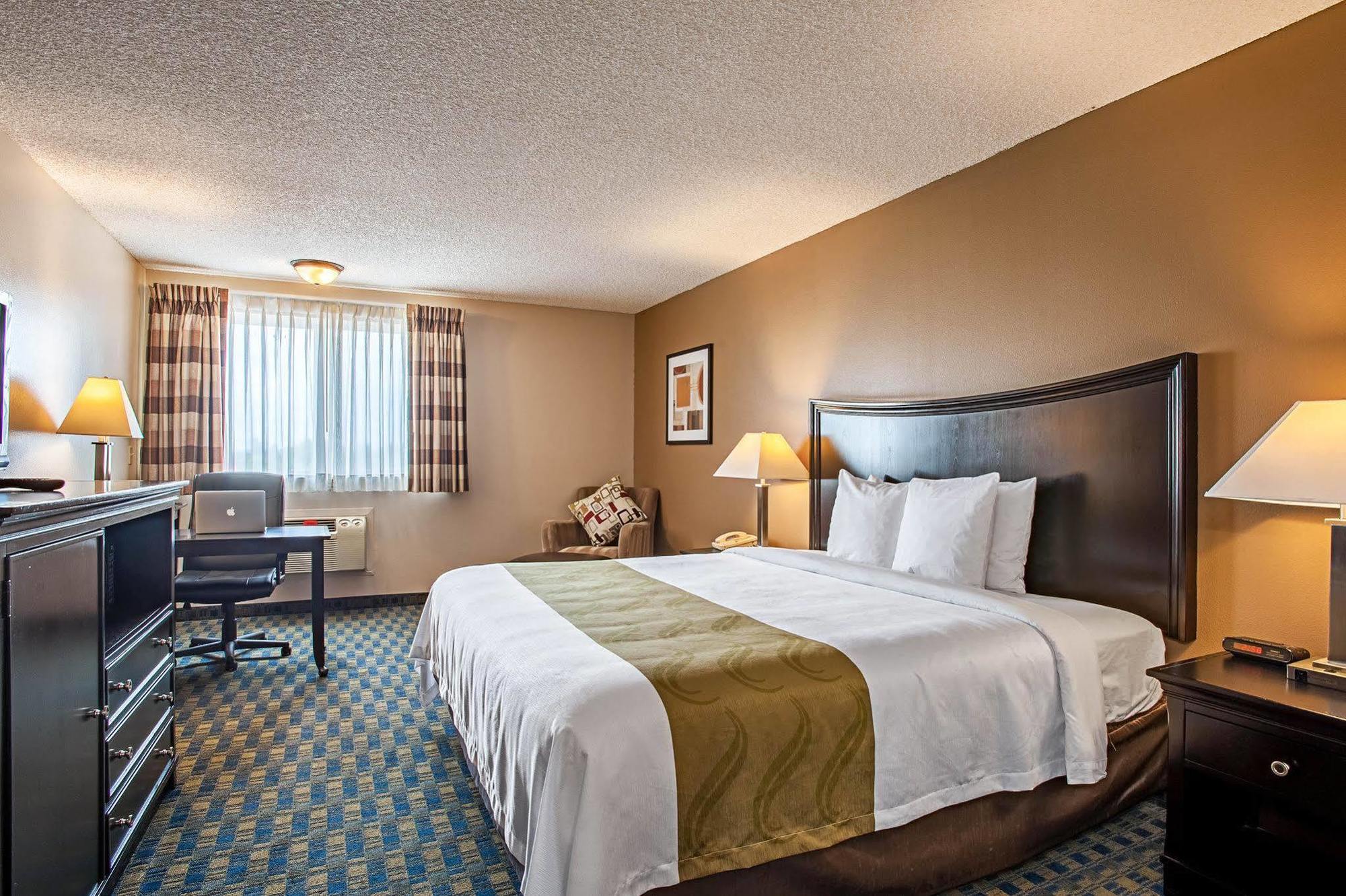 Quality Inn & Suites Kenedy - Karnes City Kültér fotó