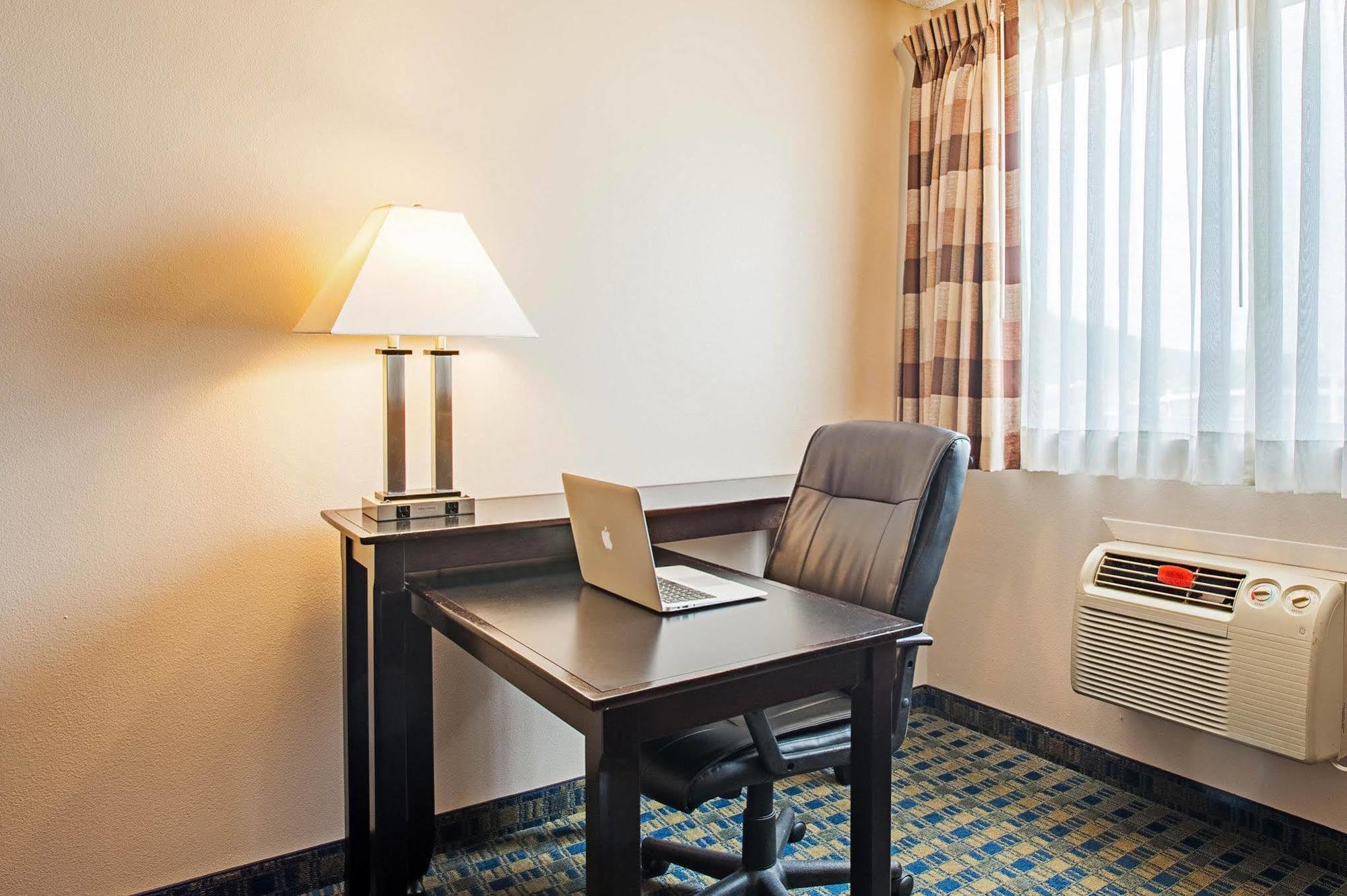 Quality Inn & Suites Kenedy - Karnes City Kültér fotó