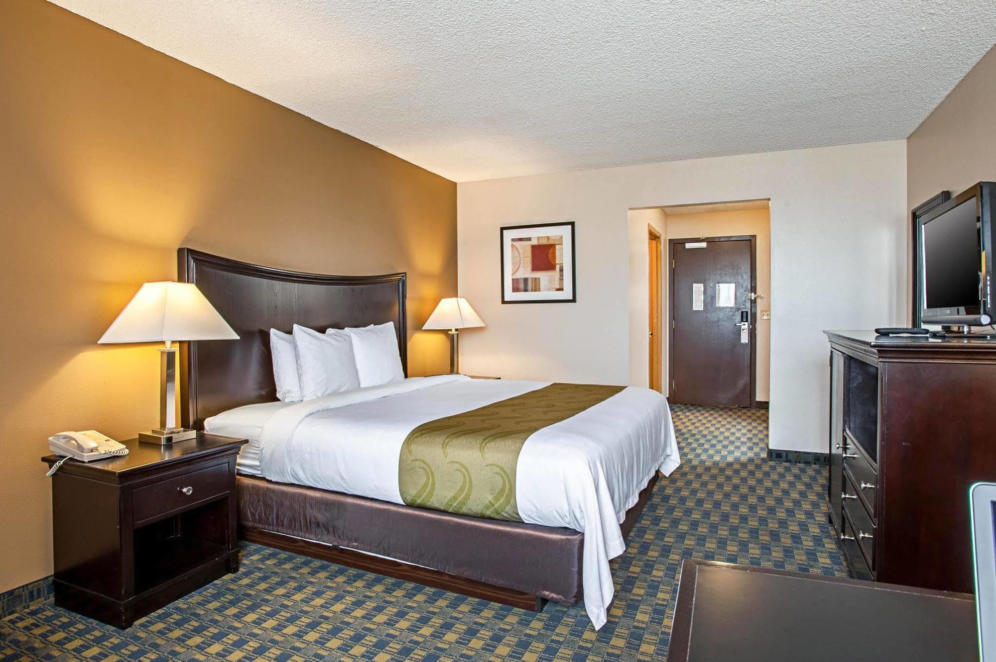 Quality Inn & Suites Kenedy - Karnes City Kültér fotó
