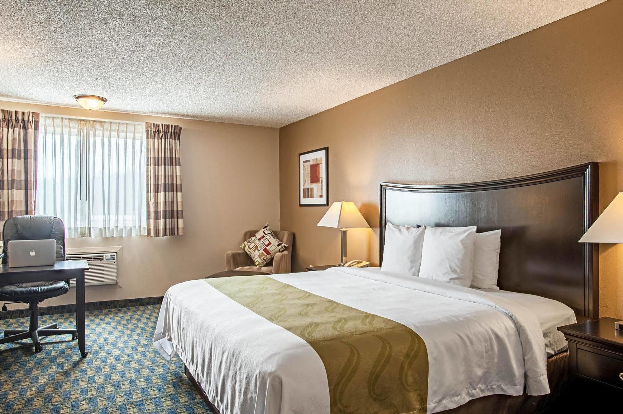 Quality Inn & Suites Kenedy - Karnes City Kültér fotó